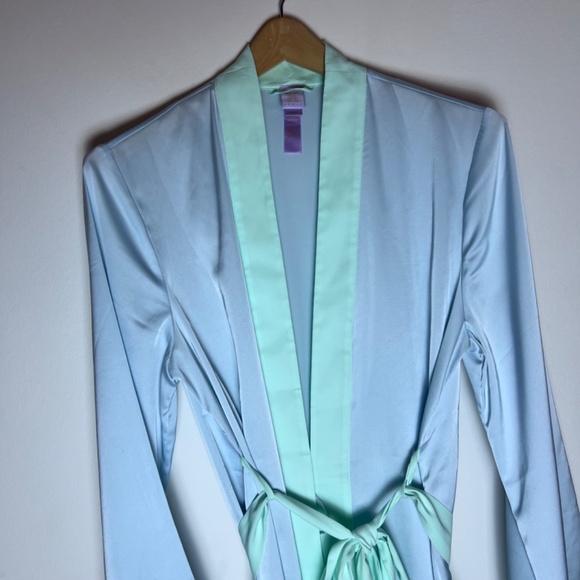 Savage x Fenty Icy Blue & Green Satin Mini Robe with Belt - Rhianna Lingerie - Picture 3 of 10